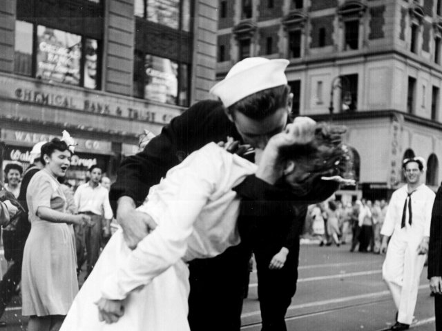 El beso de Times Square tras la Segunda Guerra Mundial