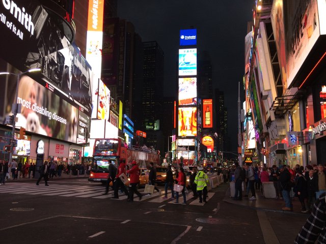 Times Square a pasos del Hotel Archer Nueva York