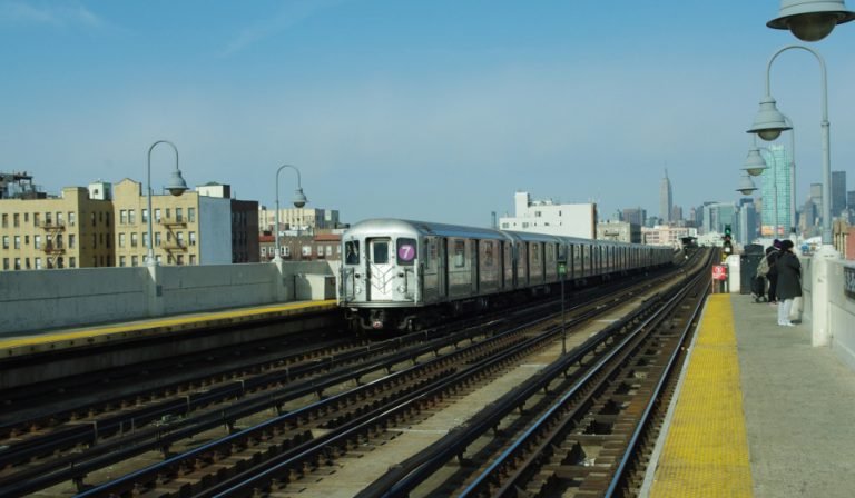 Metro en Sunnyside Queens