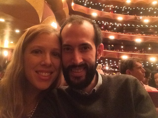 Pedro y Abby en la Ópera Metropolitana de Nueva York